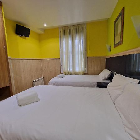 Pension Izar Bat Guesthouse 산세바스티안 외부 사진