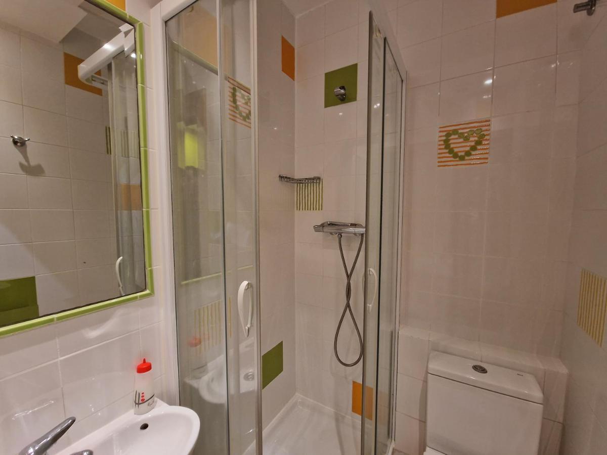 Pension Izar Bat Guesthouse 산세바스티안 외부 사진
