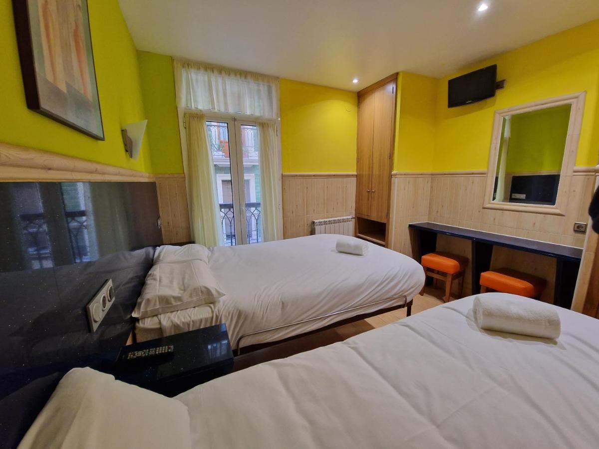 Pension Izar Bat Guesthouse 산세바스티안 외부 사진